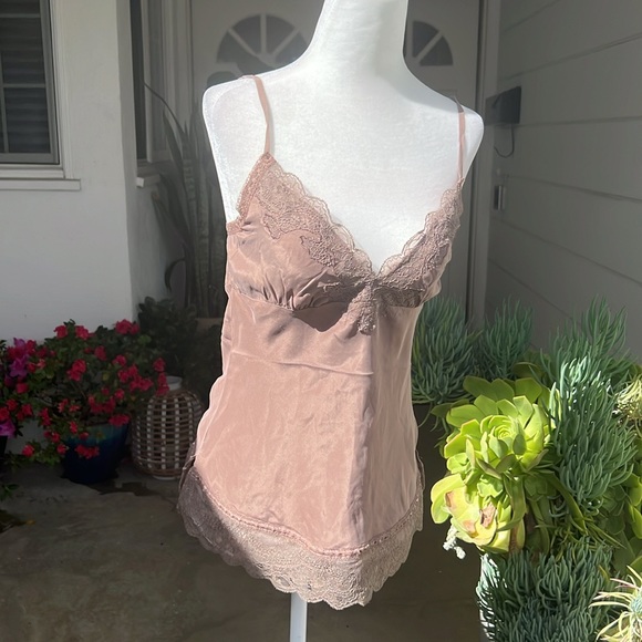 Gold Hawk Silk Top - Picture 7 of 9